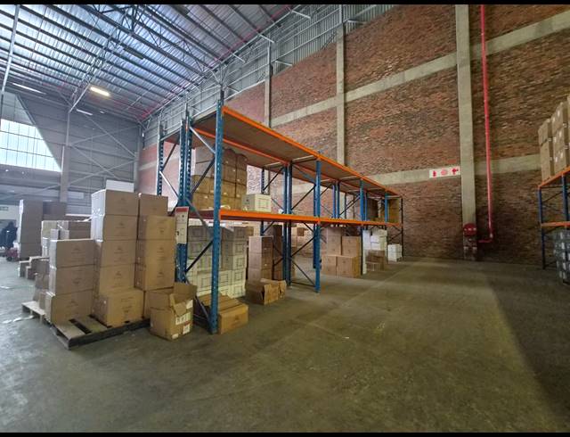 2,716M² WAREHOUSE TO LET IN HALFWAY GARDENS